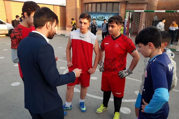  فینال المپیاد ورزشی درون مدرسه‌ای در دبیرستان بشارت بهارستان‌دو 