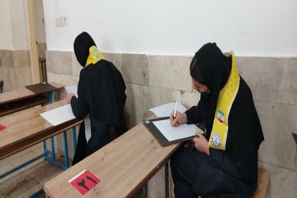  امتحانات ترم اول در دبیرستان دهنوی