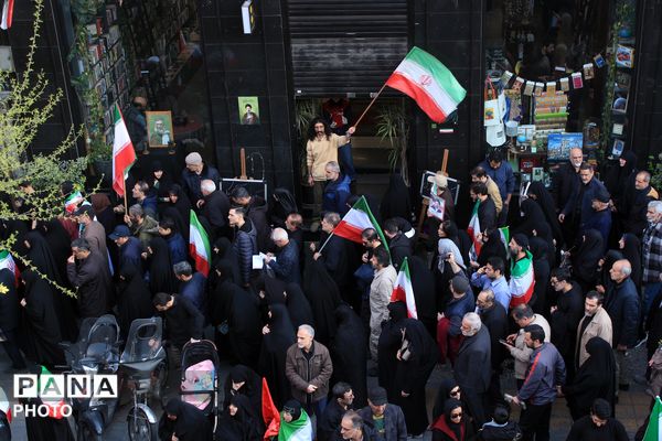تشییع پیکر شهیدان لاریجانی، سلیمانی و شهدای ناو دنا