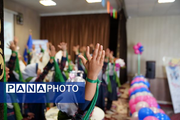  جشن عاطفه‌ها در دبستان دخترانه شهید محمد قضاوی آموزش و پرورش ناحیه 4