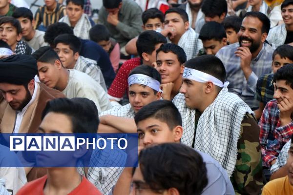 پویندگان پسر دوره ولایت (ایرانیوم ) در گلستان شهدای اصفهان 