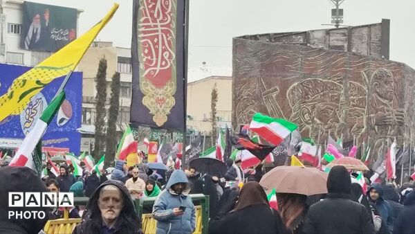 صدای مرگ بر استکبار در تهران طنین انداز شد