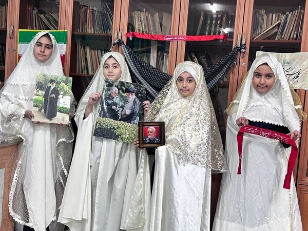 گرامیداشت سالگردشهیدحاج قاسم سلیمانی در نمازخانه مدرسه هدی و  دبستان هیات امنایی فرهنگ