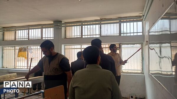 بازدید فرمانده سپاه پاسداران کوهدشت ازاجرای طرح شهید عجمیان در مدرسه معرفت شهرستان کوهدشت