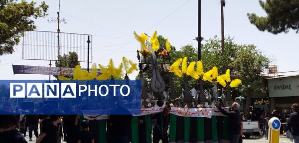 برپایی پرشور مراسم عزاداری سیدالشهدا در خیابان‌های نیشابور 