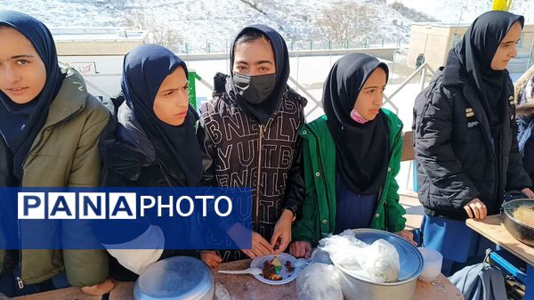 بازارچه کسب و کار دانش‌آموزی مدرسه الزهرا شهرستان مارگون