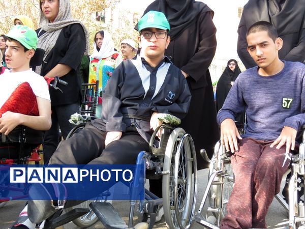 گرامیداشت روز عصای سفیدو هفته پارالمپیک در مدرسه استثنایی «پویا» کرج