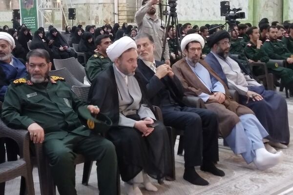 تجدید میثاق مربیان عقیدتی، هادیان سیاسی و فعالان عرصه جهاد تبیین در سپاه پاسداران و بسیج کشور با آرمان‌های بنیانگذار جمهوری اسلامی در حرم امام خمینی (ره)