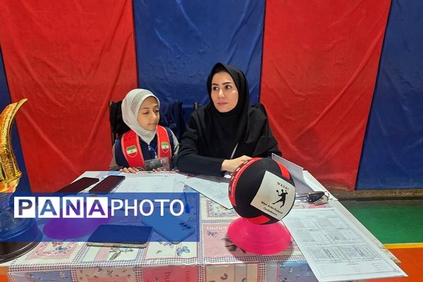 مسابقات ورزشی بین مدرسه‌ای در رباط‌کریم