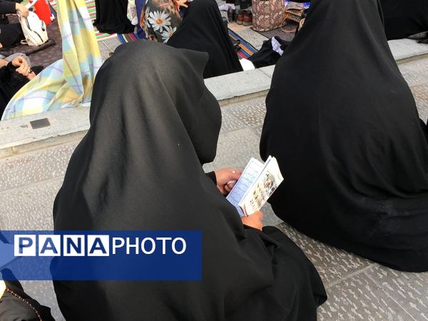 برپایی مراسم دعای عرفه در گلستان شهدای اصفهان