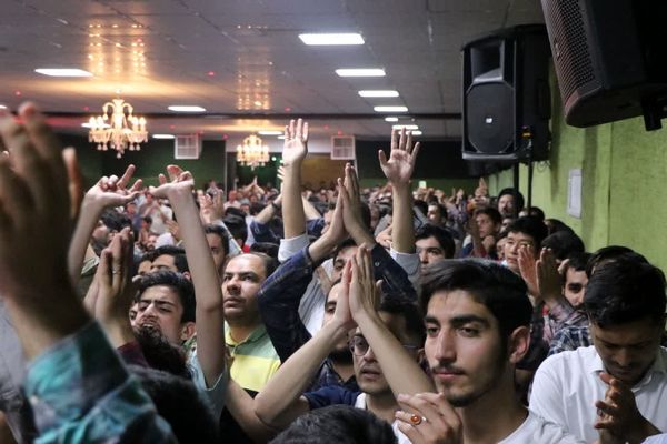 مولودی خوانی سالروز میلاد حضرت معصومه(س) با حضور جوانان و نوجوانان در قم