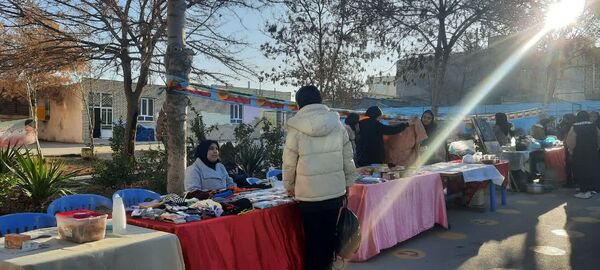 برپایی بازارچه هنرهای دستی در هنرستان ثمین