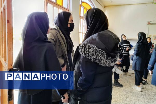 آزمون پیشرفت تحصیلی در دبیرستان آیت الله طالقانی داریون