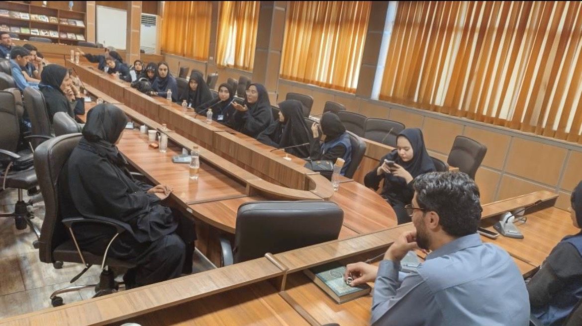 خبرنگاران، خط مقدم فعالیت‌های رسانه‌ای‌اند