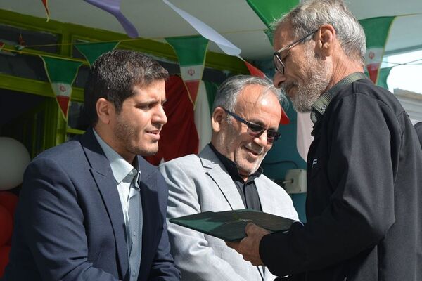 برگزاری جشن شکوفه‌های کلاس اولی دربهارستان‌دو