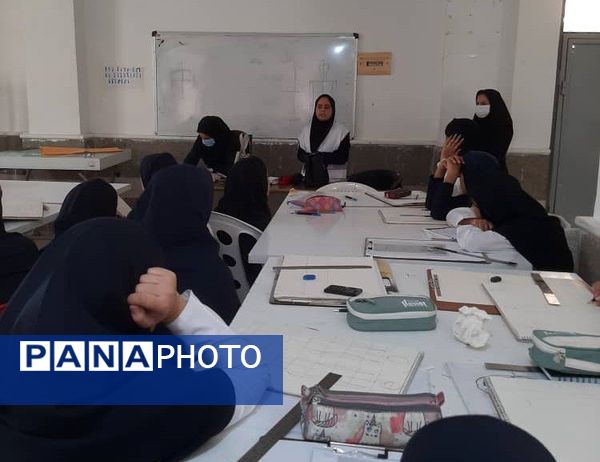 هفته بهداشت روان هنرستان زهرای مرضیه حاجی‌آباد