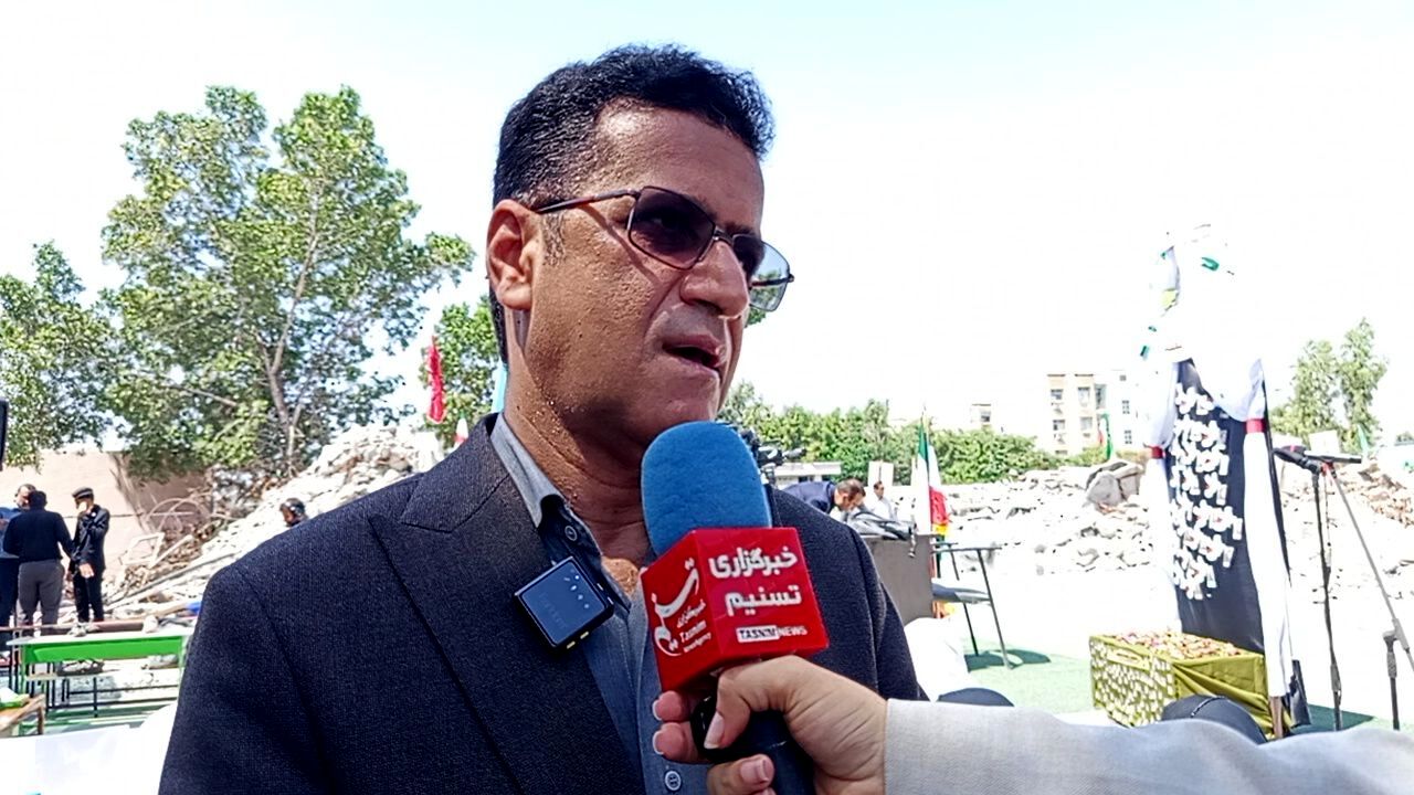 زنگ سپاس معلم در مدرسه شجره طیبه میناب نواخته شد