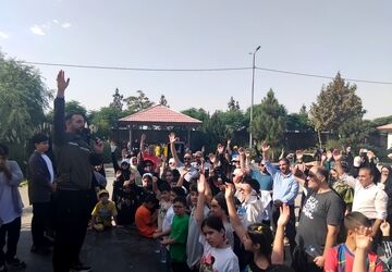 برگزاری همایش پیاده‌روی خانوادگی در قالب طرح پویا ،شهر پویا در ملارد 