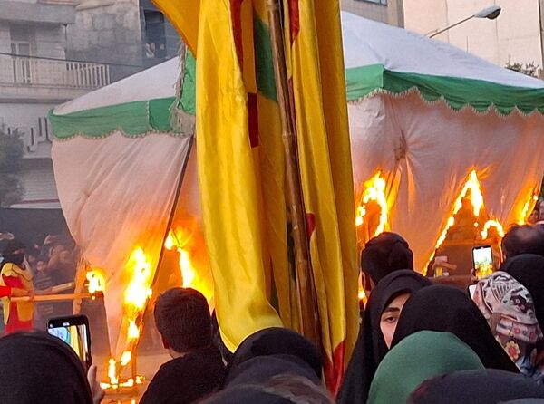 آیین خیمه سوزان عصر عاشورا در مشهد