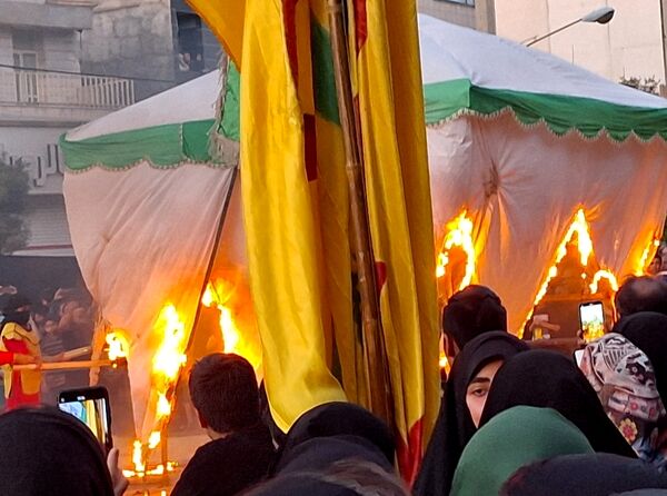 آیین خیمه سوزان عصر عاشورا در مشهد