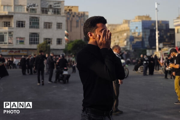 بدرقه حماسی امام شهید در قلب تهران