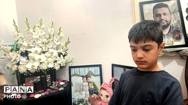 دیدار مسئولان آموزش و پرورش ناحیه یک قم با تنها بازمانده حمله هوایی به شهرک ولایت قم