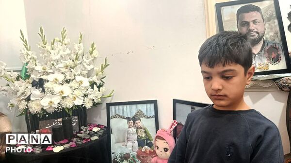 دیدار مسئولان آموزش و پرورش ناحیه یک قم با تنها بازمانده حمله هوایی به شهرک ولایت قم