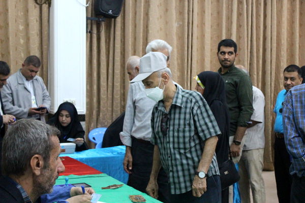 حضور پرشور مردم ولایت‌مدار بوشهر در پای صندوق‌های رأی