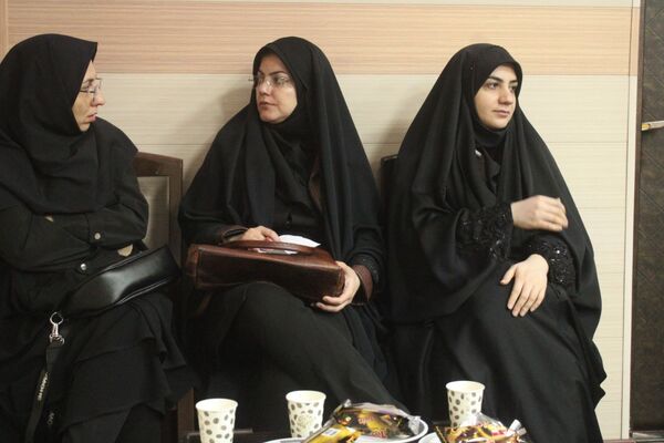 رونمایی و گردهمایی توجیهی و تبیینی بسته محصولات مدرسه‌ای ایرانمون در آذربایجان شرقی