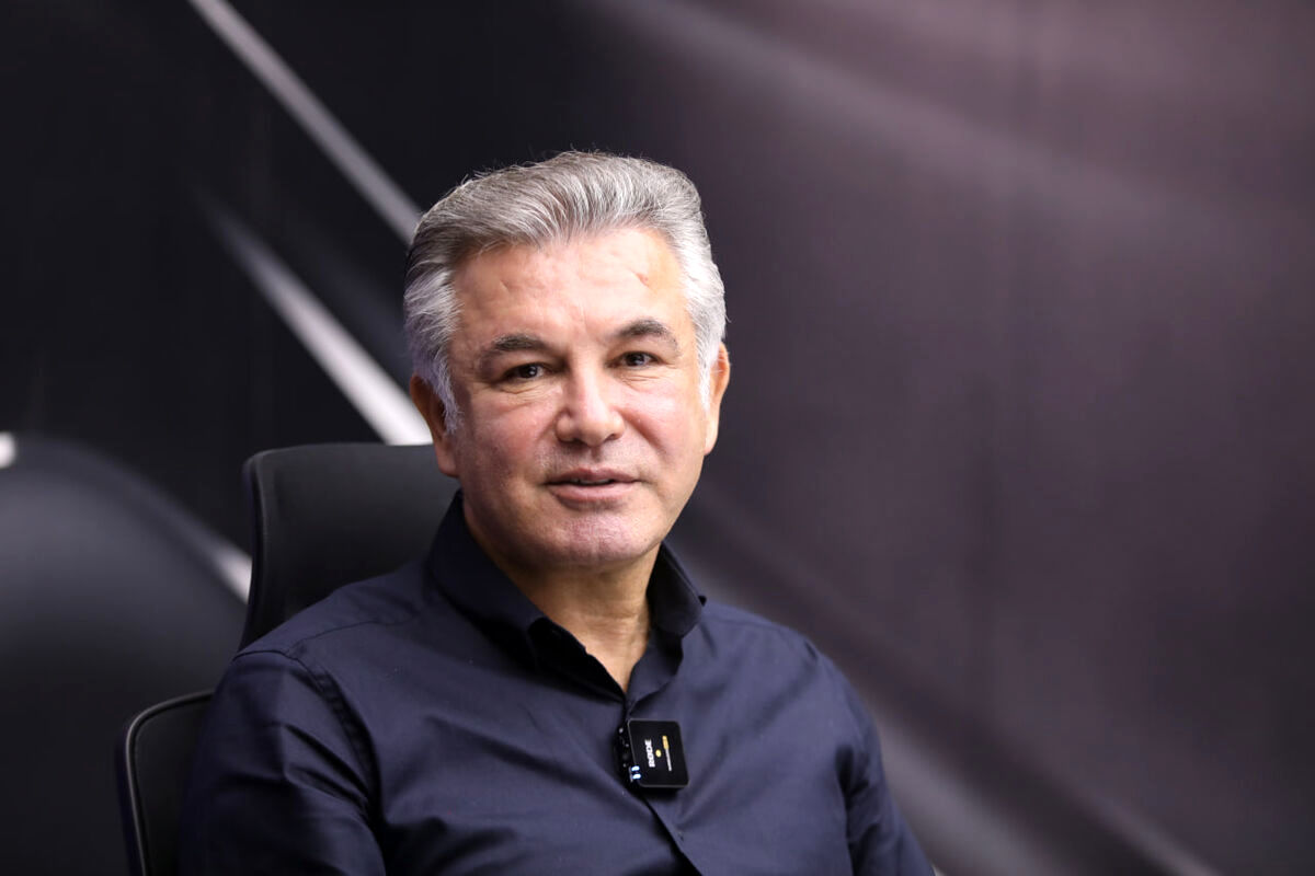 استیلی اردوگاه پرسپولیس را ترک کرد؛ بدون اطلاع من بازیکن و ۸ وینگر گرفتند