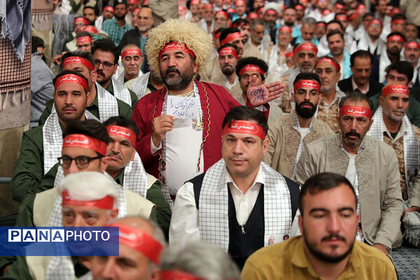 دیدار هزاران نفر از بسیجیان با رهبر معظم انقلاب