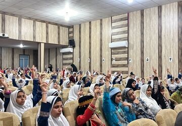 افتتاحیه جشنواره فرهنگی هنری هفته ماها در اشکذر 