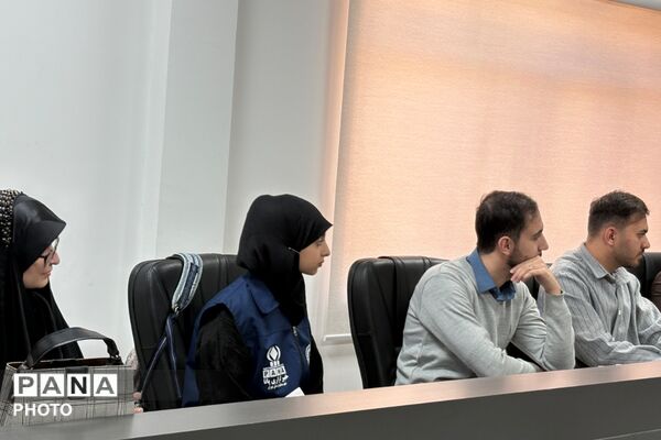 نشست خبری مدیر آموزش‌وپرورش شهرستان اسلامشهر با اصحاب رسانه نوجوان