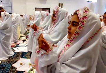 نور تکلیف در قلب شقایق؛ نماز، دروازه روشنایی