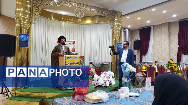 بروجنی‌ها به استقبال حاجیه دانش‌آموز 