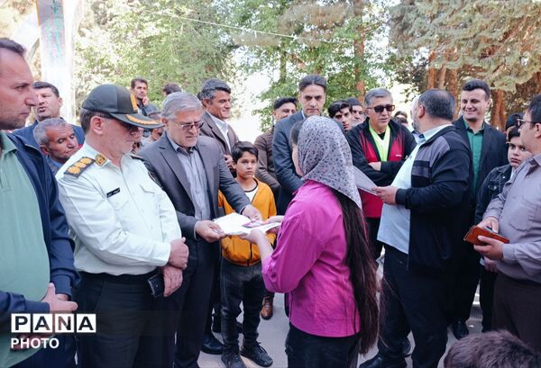 همدلی مسئولان و مردم در پیاده‌روی خانوادگی گامی بلند به سوی سلامتی و انسجام شهری