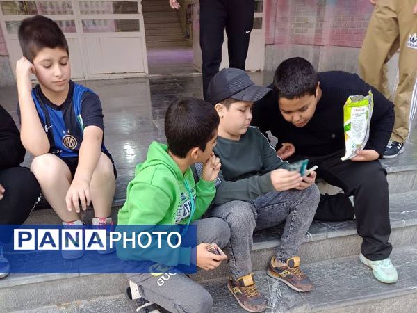 برگزاری اردوی درون مدرسه‌ای با عنوان «شبی در فرنو» در دبیرستان فرنو شهرستان قدس