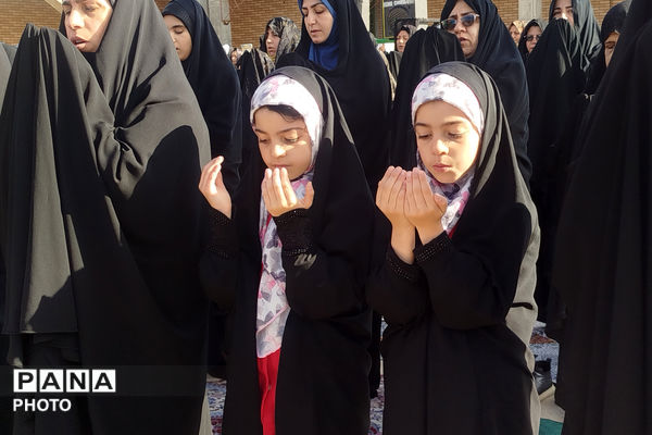 نماز عید فطر در مصلای شهر بهمن