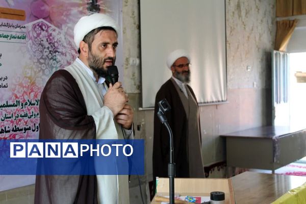 اقامه نماز جماعت در آموزشگاه متوسطه اول شاهد سمنان