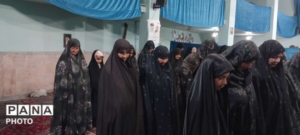 نماز جماعت همزمان با شروع سال جدید در روستای نقاب خلیل آباد