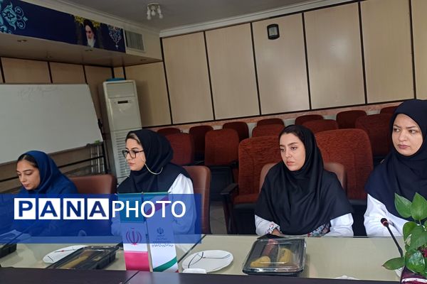 تقدیر از مراقبین سلامت و ارگان‌های مرتبط با حوزه سلامت در اداره آموزش و پرورش شهریار 