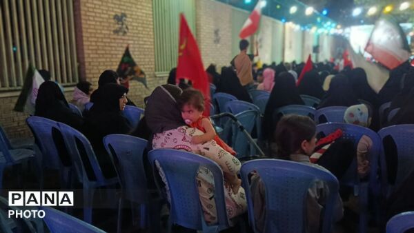 جشن میلاد پیامبر اکرم و امام جعفر صادق در میدان حافظ شهرستان نیشابور 