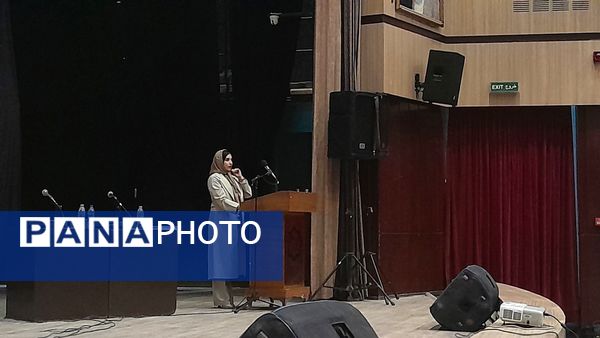 همایش روبیس شو با حضور رتبه‌های برتر کنکوری در نیشابور