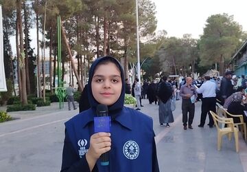 برپایی میز خدمت آموزش و پرورش در گلستان شهدای اصفهان