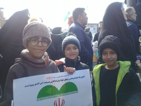 جشن تولد انقلاب اسلامی ایران در گلوگاه 