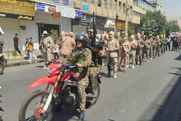 راهپیمایی جان‌فدایان ایران در شیراز - 1