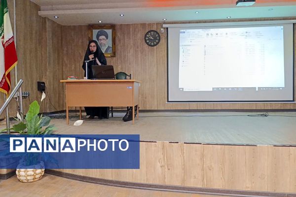 سمینار آموزشی «نماد و مدیریت فوریت‌های روانی ـ اجتماعی» ویژه مدیران و مشاوران مدارس