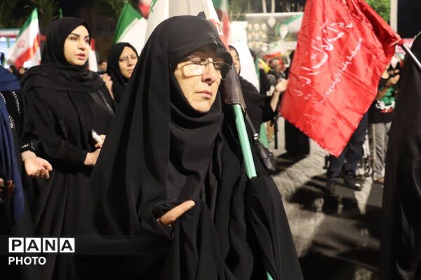 حضور مربیان، اولیا و دانش‌آموزان آموزش و پرورش ناحیه 2 تبریز در آیین سالگرد شهادت امام سجاد(ع)