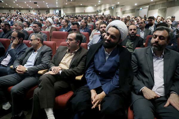 تجلیل از معلمان نمونه کشوری با حضور رئیس جمهوری
