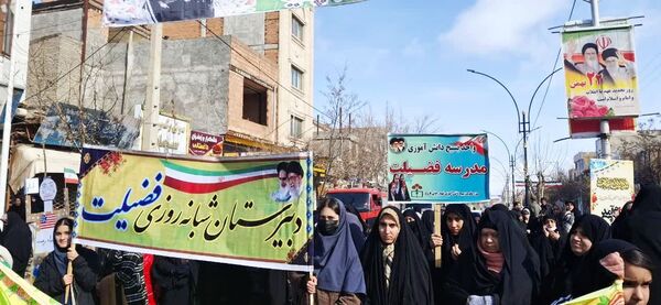 پاسخ حماسی مردم انقلابی فاروج به استکبار جهانی با حضور در راهپیمایی ۲۲بهمن 